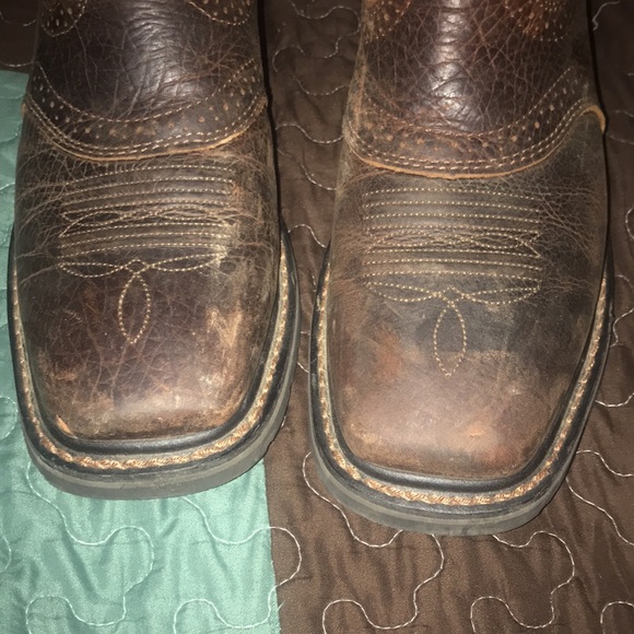 Ariat work boots Mild use but still in amazing shape little...